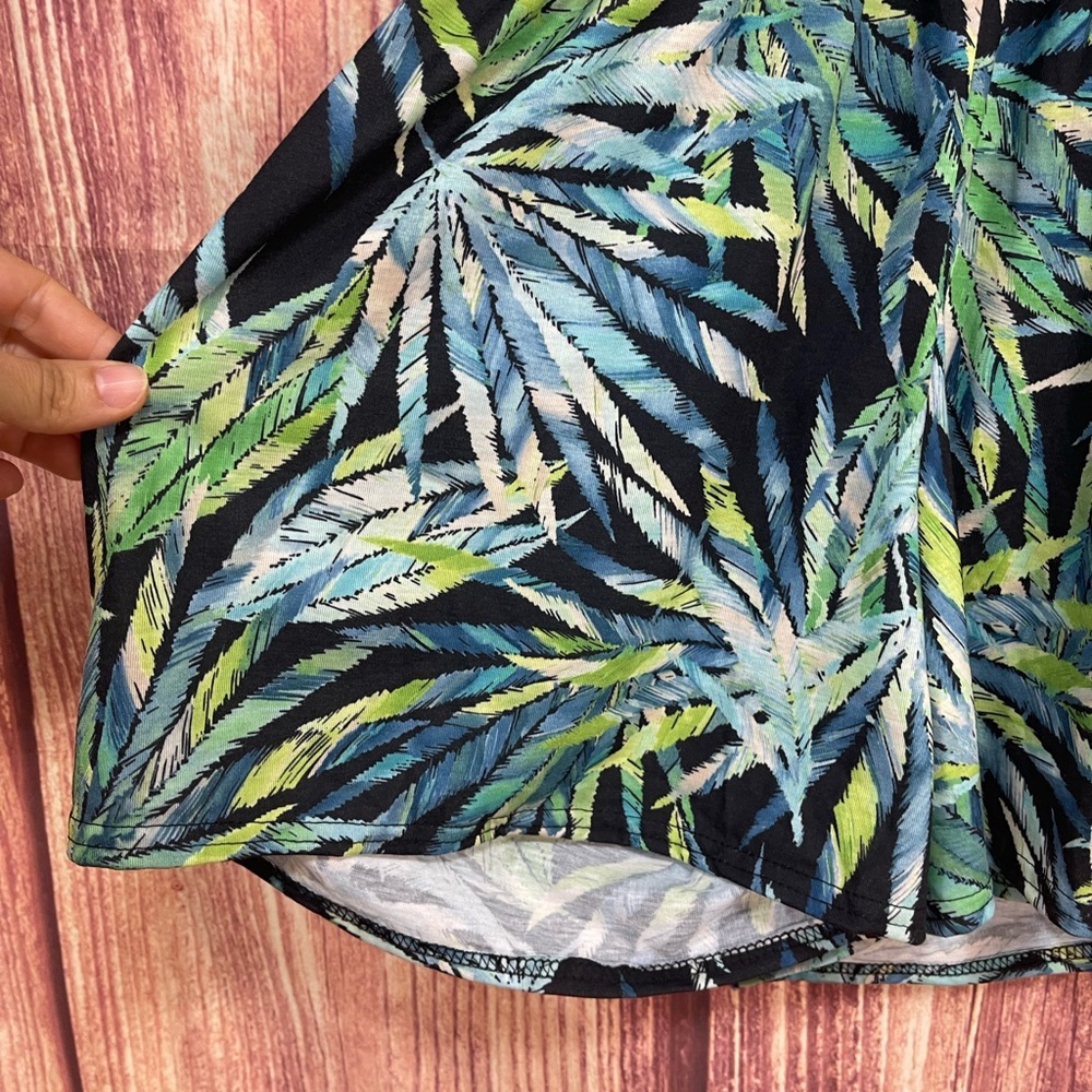 Boohoo green plant palm V-neck surplice romper shorts swimsuit coverup size 6 - Picture 6 of 14